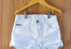 Compre aqui Short Branco Sarja Oferta
